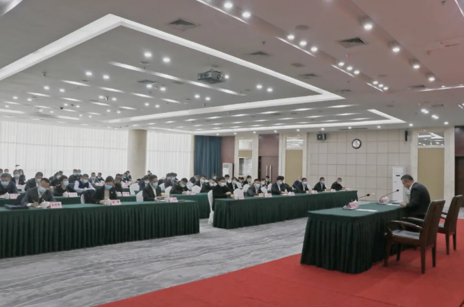 鞍勤集團(tuán)、溫泉集團(tuán)舉辦貫徹落實(shí)市第十三次黨代會(huì)精神宣講報(bào)告會(huì)