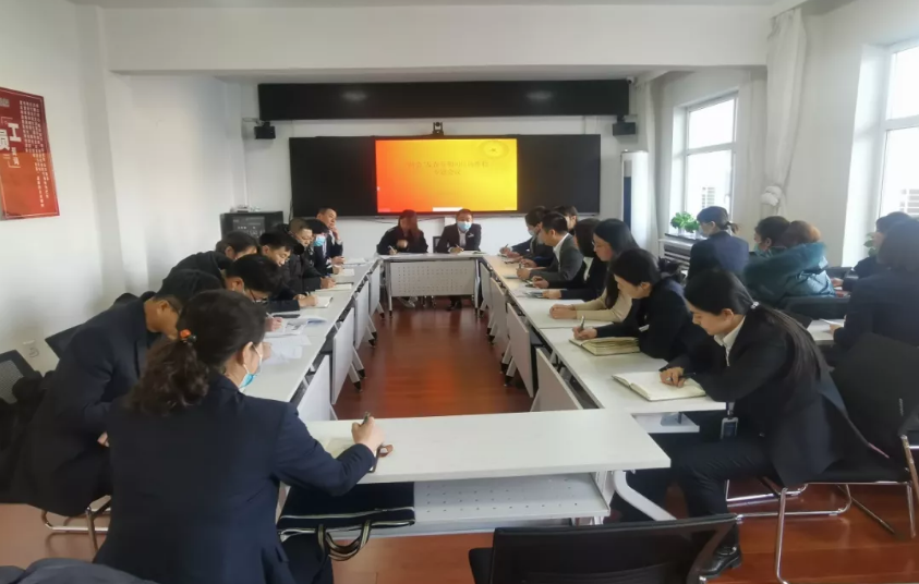 鞍勤集團(tuán)、溫泉集團(tuán)召開(kāi)“兩會(huì)”及元旦春節(jié)信訪維穩(wěn)專題會(huì)議