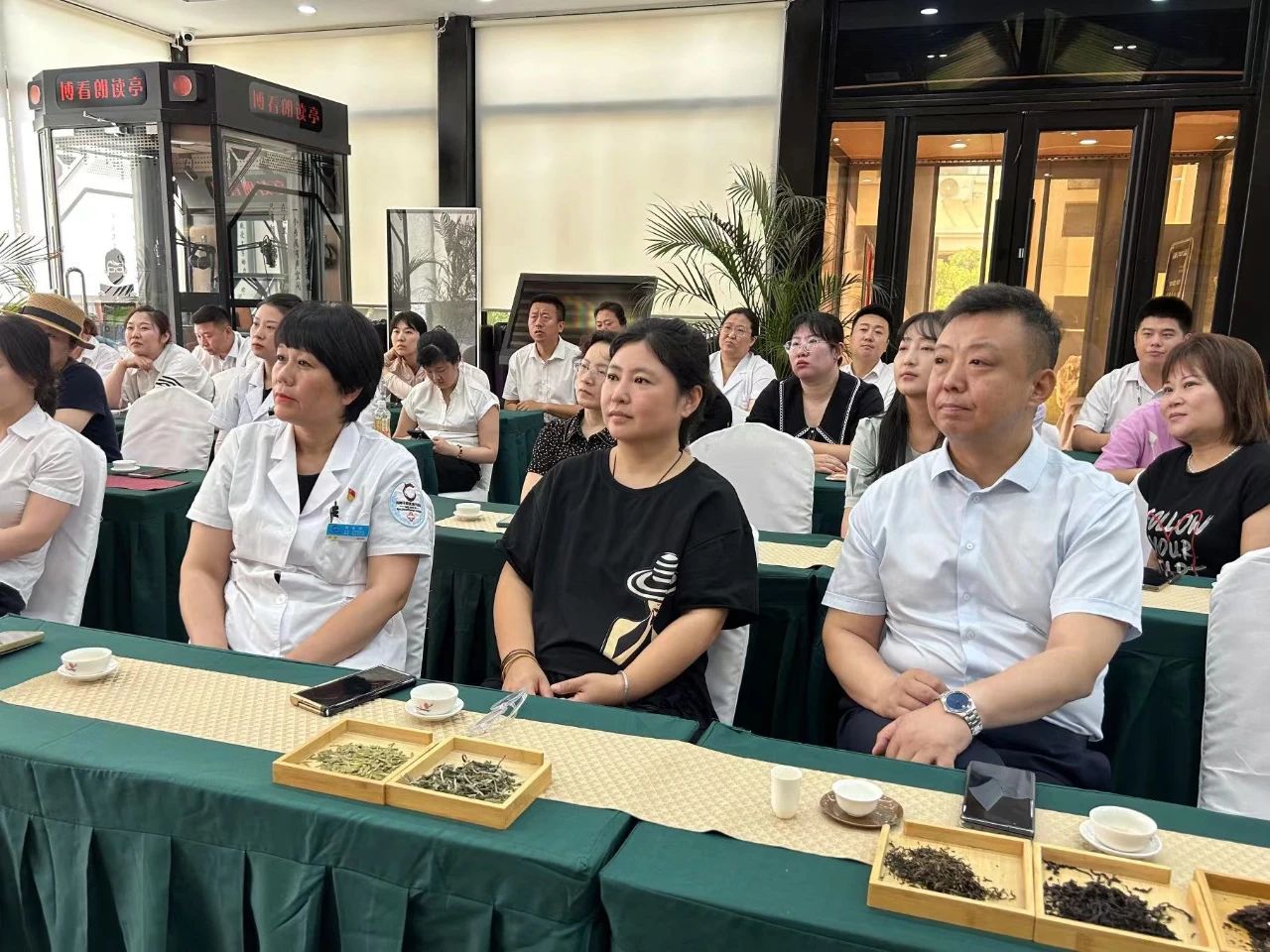 茶情雅韻 品香滌心丨鞍勤集團、溫泉集團、公服集團茶藝興趣班開課
